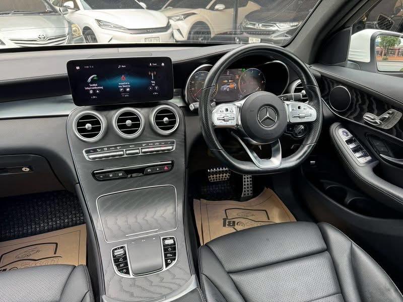 Mercedes-Benz GLC220d AMG Dynamic ปี 2021 รูปที่ 16
