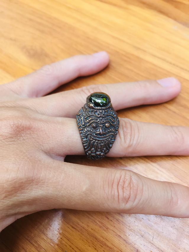 แหวนอสุรินทราหู ขนาดไซต์52 หัวแหวนเป็นเพรชพญานาคสีเขียวส่อง 6