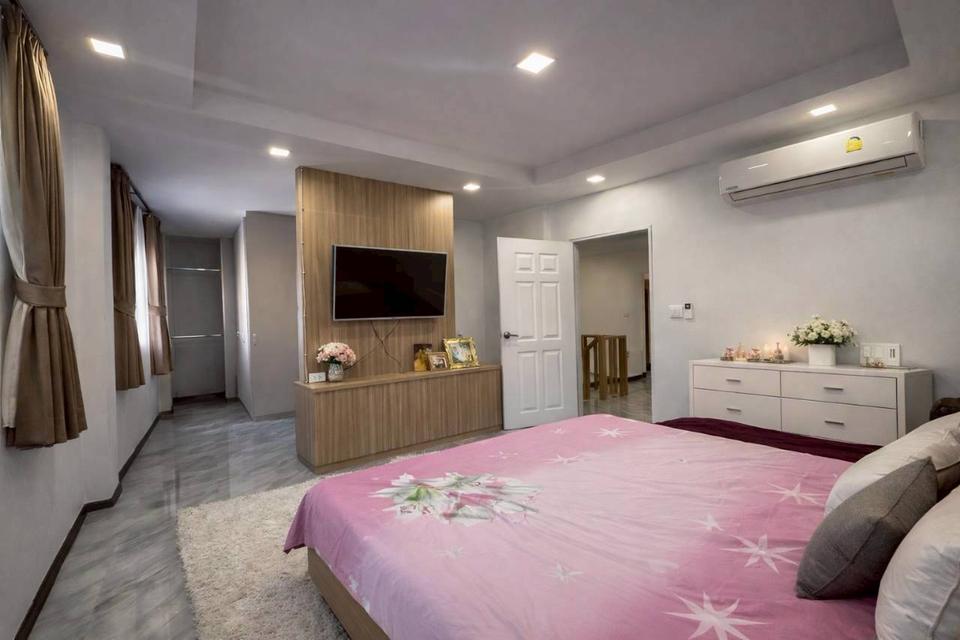 บ้านเดี่ยว 3 ชั้น ซอยรามอินทรา 5 แยก 58-9 ถนนรามอินทรา แขวงท่าแร้ง เขตบางเขน กรุงเทพมหานคร 13