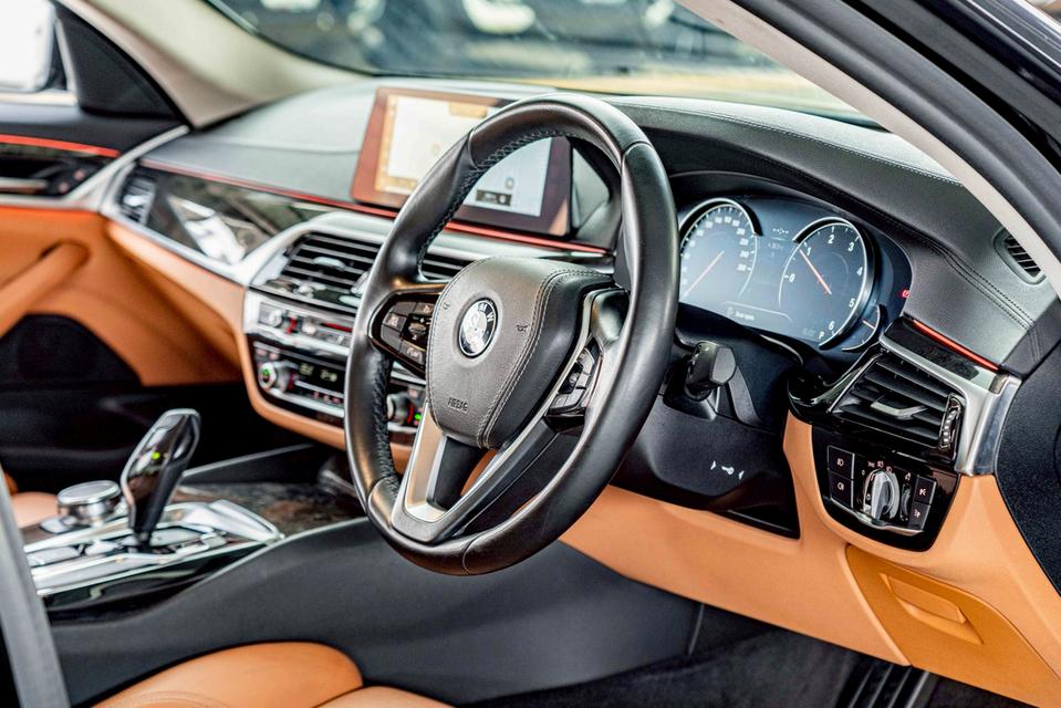 รหัสรถ NP3545 BMW 520D SPORT LINE 2019 13