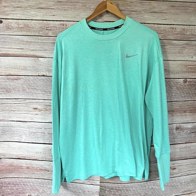 เสื้อกีฬา nike มือสองของแท้