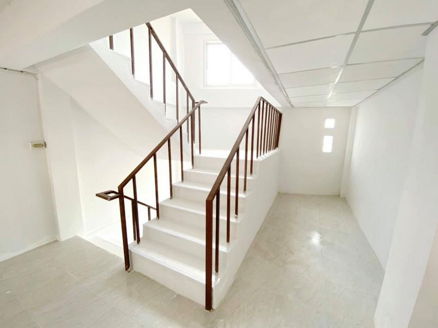 ขาย/ให้เช่า อาคารพาณิชย์ 3 ชั้นครึ่ง ทำเลทอง ท่าสะอ้าน บางปะกง ฉะเชิงเทรา 8