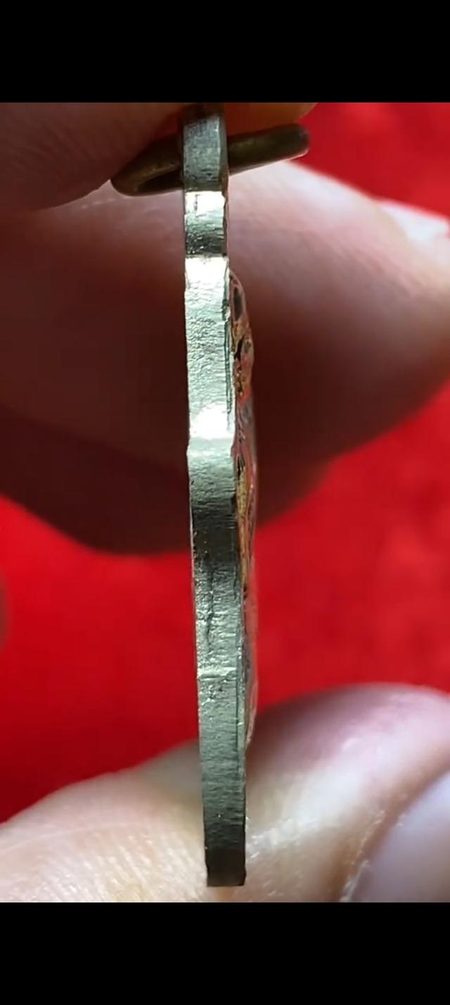 หลวงพ่อกวยหลังหนุมานปี 21 สภาพสวยมากแบ่งปันให้ครับ รูปที่ 7