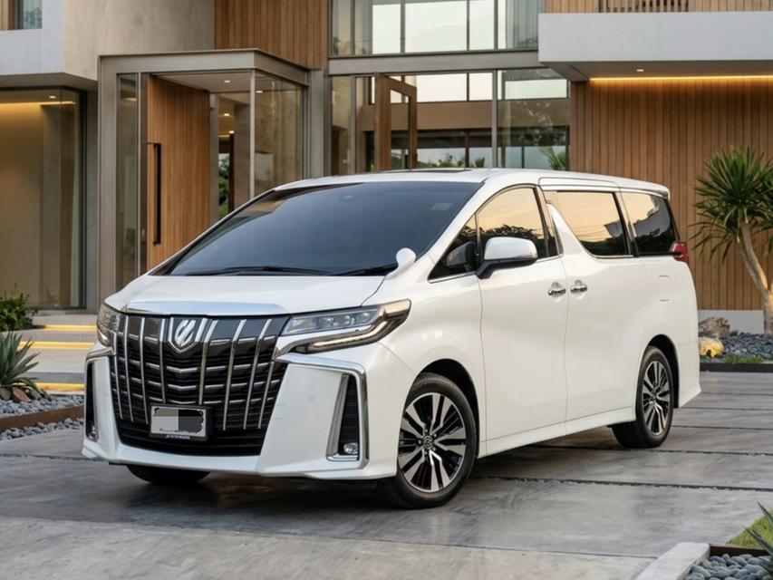 Toyota Alphard 2.5 SC Package 2021 สีขาว ประวัติโตโยต้า รถมือเดียว ราคาถูกคุ้ม
