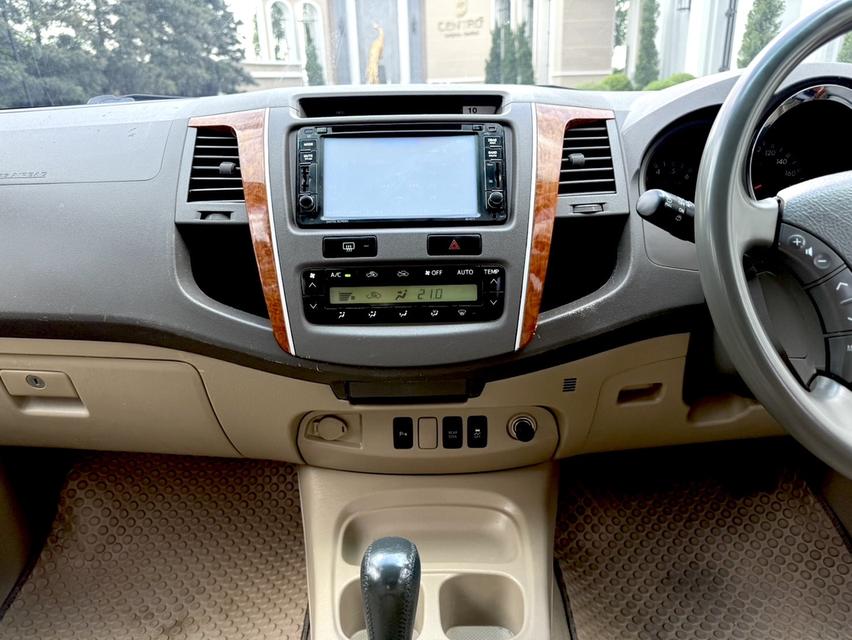 TOYOTA FORTUNER 3.0V ปี 2010 รูปที่ 16