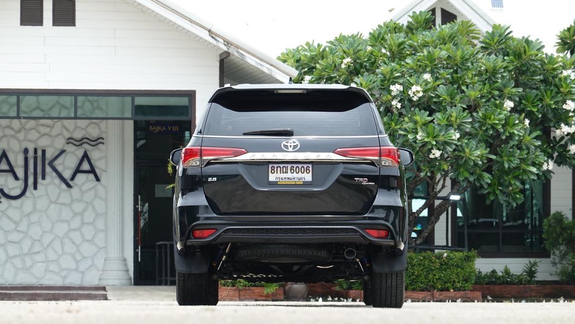 Toyota Fortuner 2.8 TRD Sportivo 2WD 2018 สีดำ 17