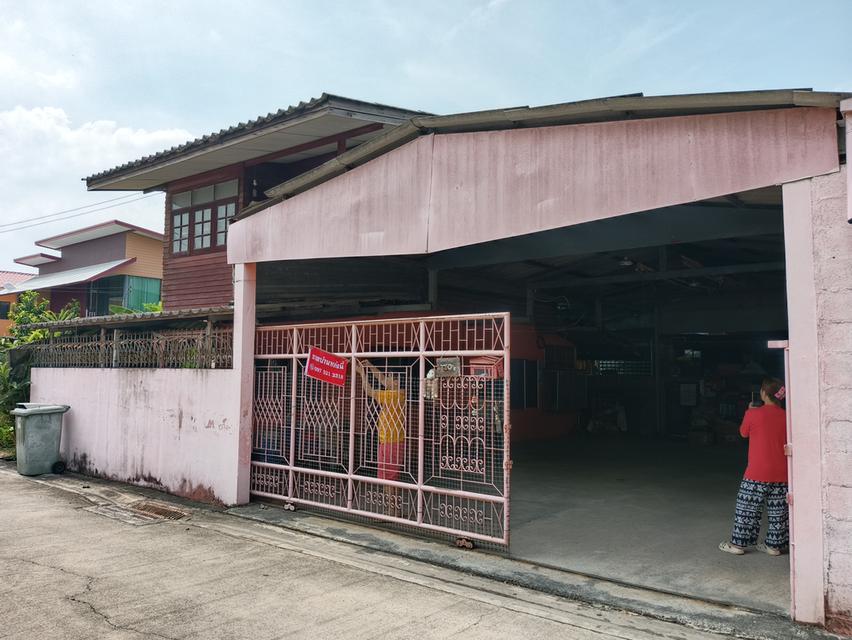 ขายบ้าน2ชั้นครึ่งตึกครึ่งไม้พร้อใที่ดิน47ตรว. 4