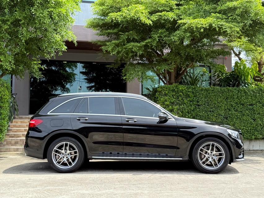 2019 BENZ GLC 250D AMG รถมือเดียวออกป้ายแดง รถวิ่งน้อย ประวัติศูนย์ครบ ไม่เคยมีอุบัติเหตุครับ