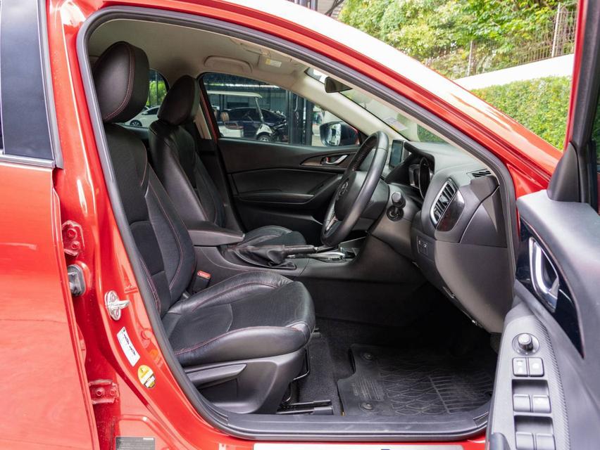 Mazda 3 2.0 S Sedan ปีจด 2017เข้าศูนย์ทุกระยะ ⭐ ดาวน์ 0% รูปที่ 7
