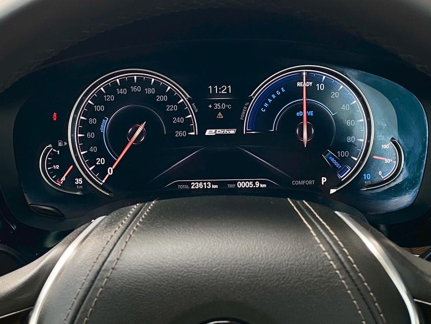 รหัสรถ PBG9999 BMW530e Luxury 2018 สีขาว 16
