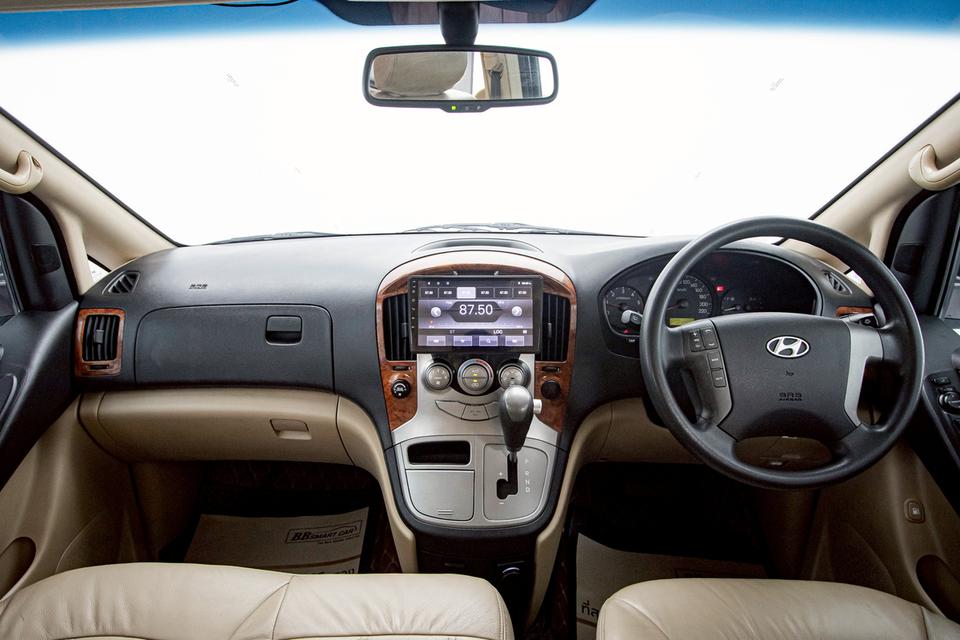 HYUNDAI H1 2.5 DELUXE 2014