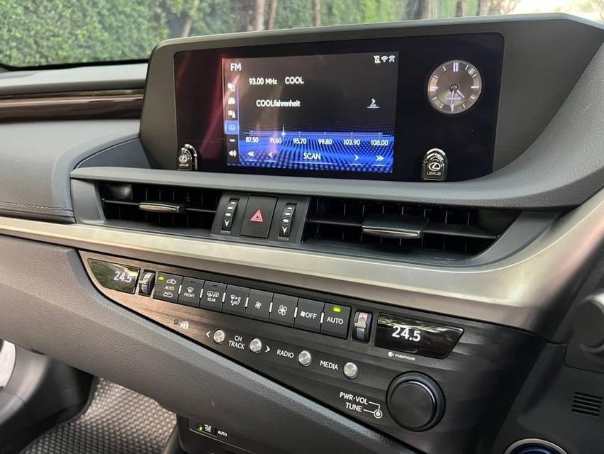 LEXUS ES300h Grand Luxury Hybrid Sunroof ปี2019 รถสวยมือสอง 10