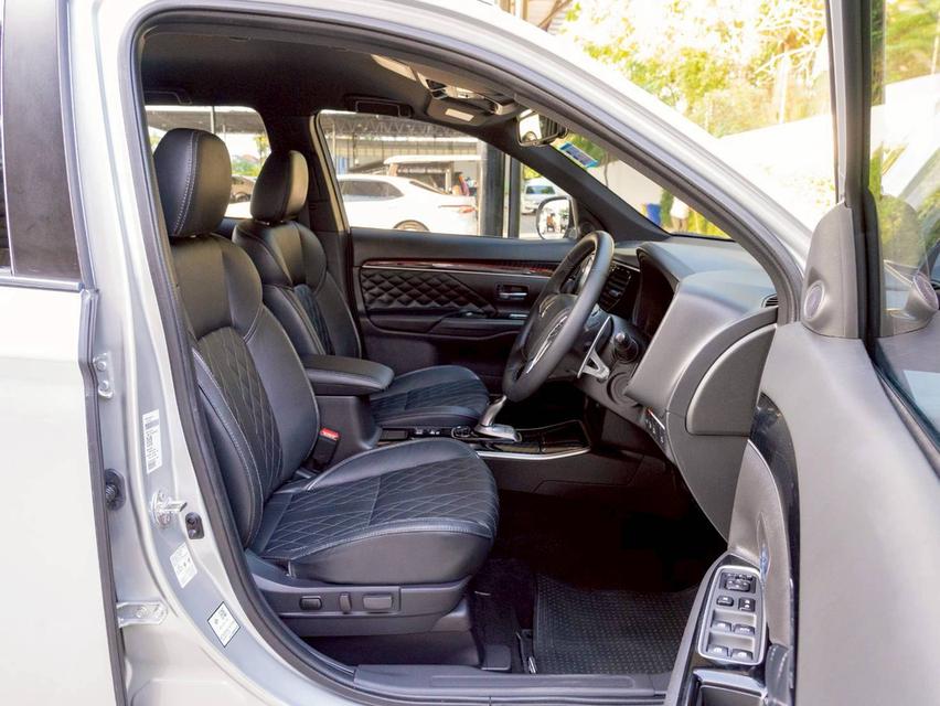 Mitsubishi Outlander Phev 2.4 GT Premium 4wd ปี 2021 ♨️ #ประกันเครื่องเกียร์3ปี / 30,000 km. ♨️ 9