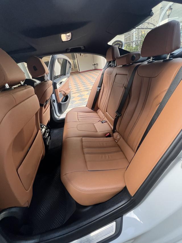 รหัสรถ KPV567 2022 BMW 530e Msprort 7
