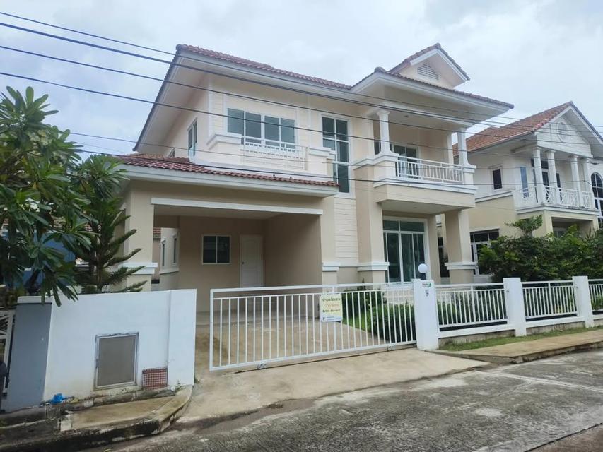 บ้านเดี่ยว 2 ชั้น ทำเลดี ติดถนนใหญ่  หมู่บ้าน บ้านลลิล The Young Executive 1