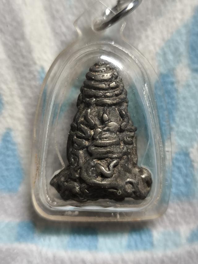 พระปิดตายันต์ยุ่ง เนื้อโลหะ รูปที่ 2