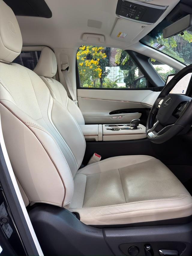 LEXUS LM350hYear 2024Mileage: 12700 km Price : 5.19 m āļĢāļđāļāļāļĩāđ 6