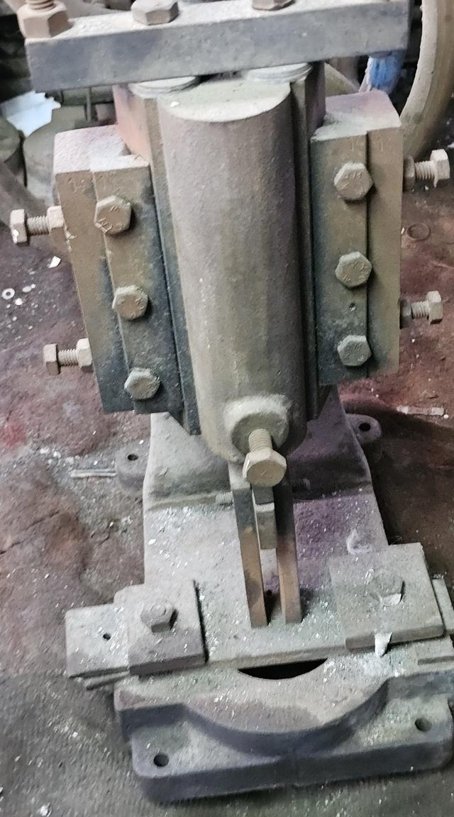 แท่นปั๊มพวงมาลัย 16 นิ้ว มี 5 ตัว