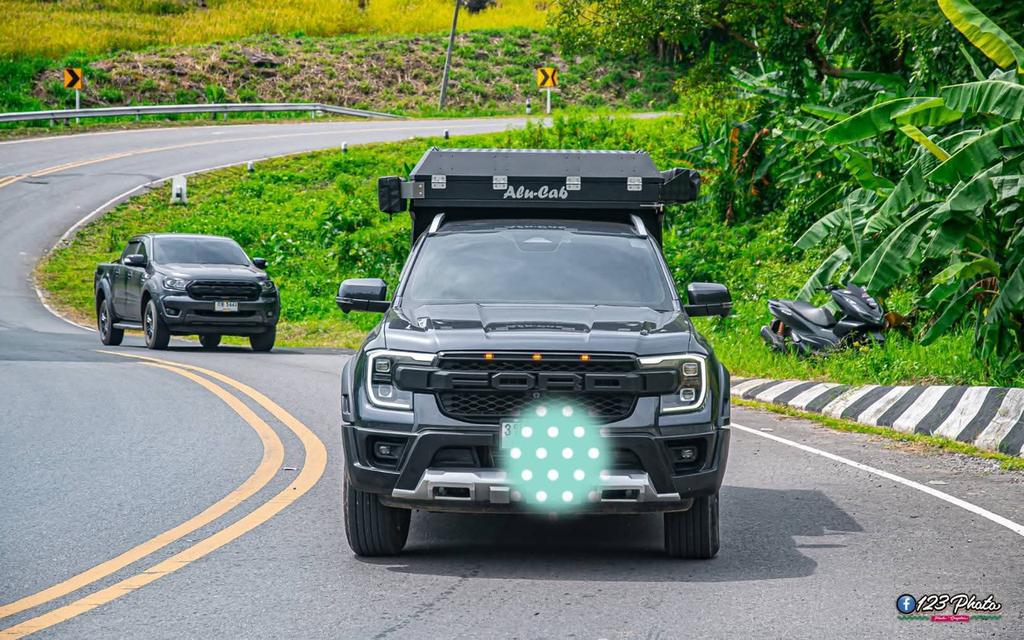 รถ Ford Wildtrak แค้มป์คาร์