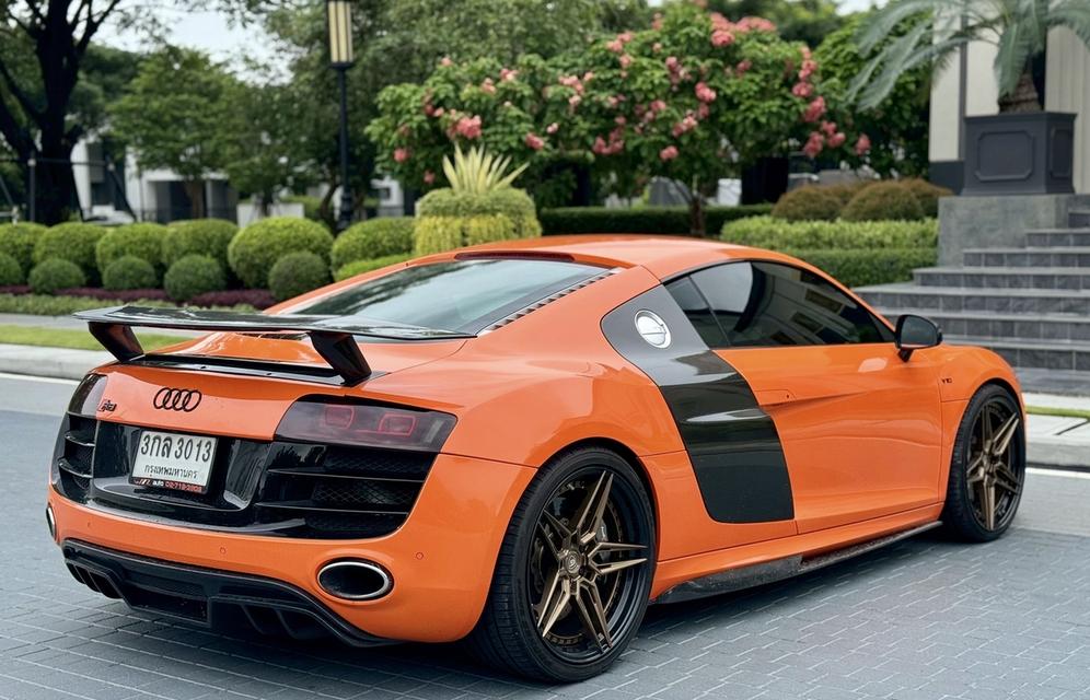 AUDI R8 V10