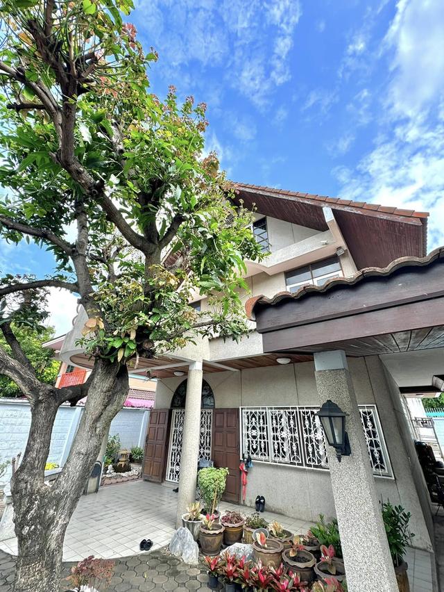 ขายบ้านเดี่ยว 3 ชั้น  บรรยากาศส่วนตัวสุดๆ ใจกลางย่านสาทร-นราธิวาสฯ ใกล้โรงเรียนชั้นนำ และห้างครบวงจร 7