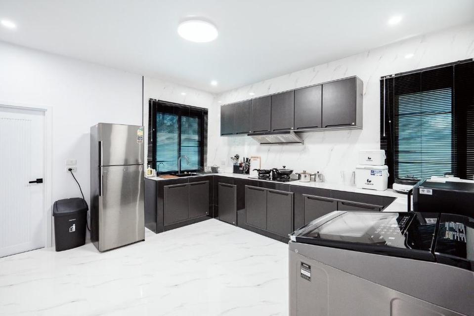 For rent pool villa style modern 2 storey beachfront Pattaya Najomtien  20