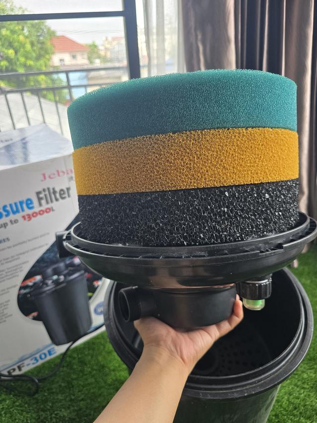 ดัน 13,000ลิตร (Bio-Pressure Filter) ยี่ห้อ Jebao รุ่น PF-30E ครับ เป็นถังกรองยอดนิยมสำหรับคนทำบ่อปลาขนาดกลาง เพราะติดตั้งง่ายและดูแลไม่ยุ่งยาก  ภายใน รูปที่ 4