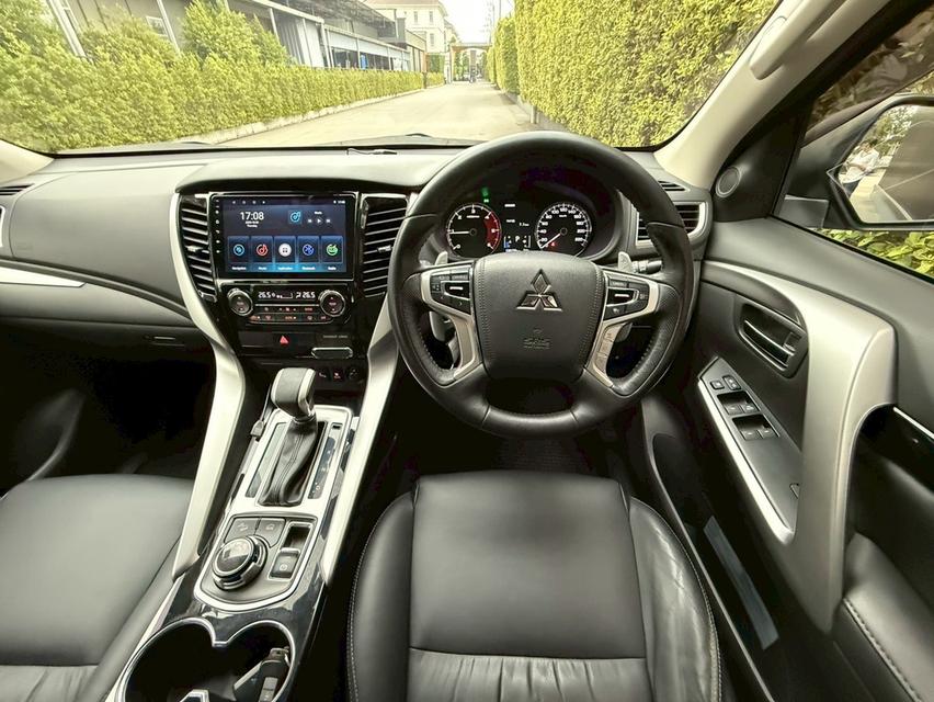 รถมือเดียว ไมล์ 13x,xxx หาได้ที่ไหนต้องคันนี้ Pajero 2.4 GT Premium  NAVI 4WD ปี2017  สีน้ำตาล ดีเซล  17