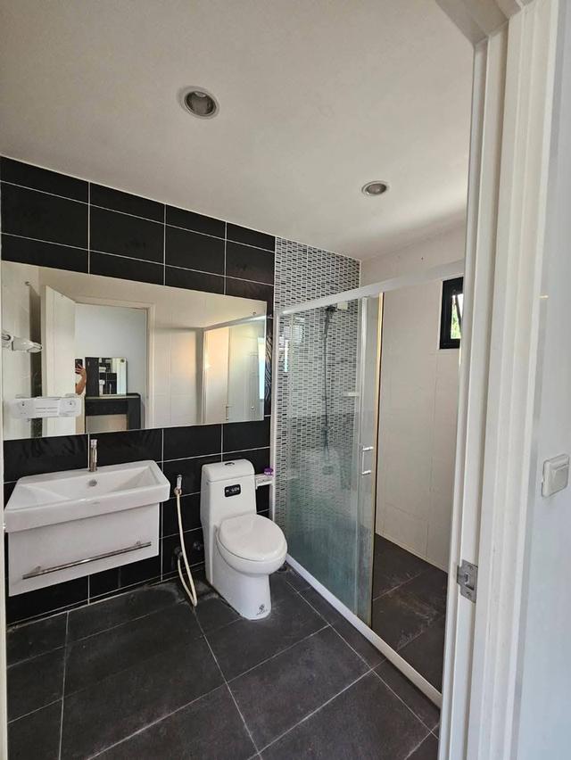 ขายบ้านเดี่ยว ม.ดีไลท์ ท่าอิฐ นนทบุรี 58 ตารางวา 3ห้องนอน 3ห้องน้ำ แอร์4 พร้อมเฟอร์นิเจอร์ครบ ราคา 4,700,000 บาท สนใจติดต่อได้ที่เบอร์ 091-8196311 13