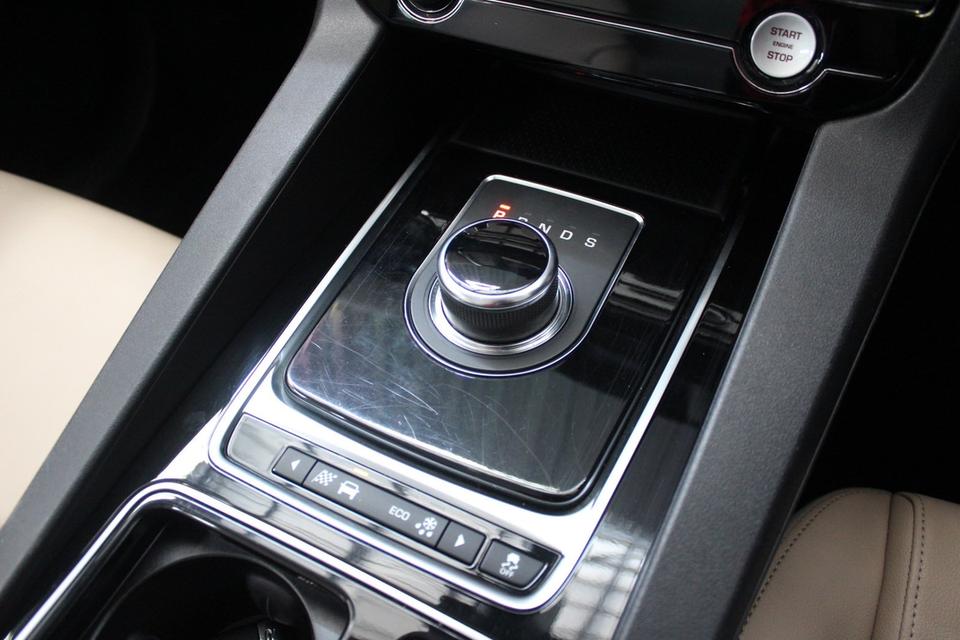 รหัสรถ JRS5315 Jaguar Fpace 2.0 ดีเซลปี 2019 รูปที่ 16