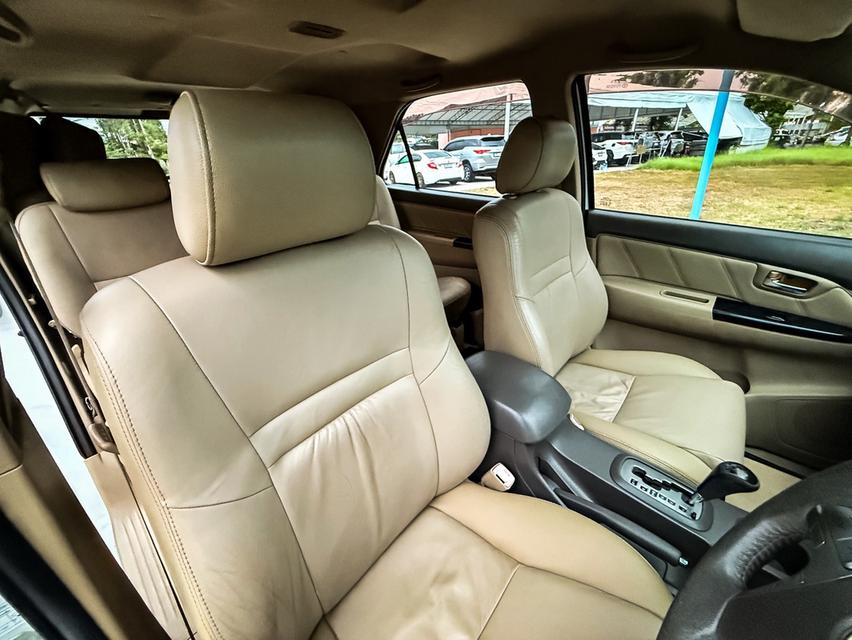 Toyota Fortuner 3.0V ปี12 13