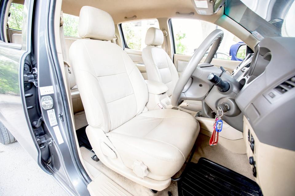Toyota Vigo Double Cab 4 ประตู 2.5E ดีเซล ปี 2010 สีเทา  11
