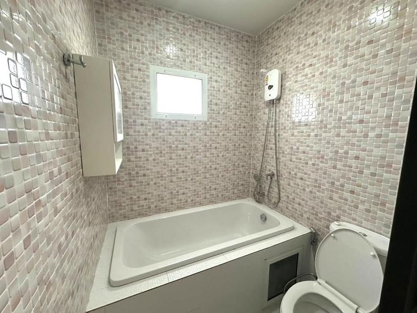 Selling town house 4 bedrooms Pattaya 3.5 Million 14