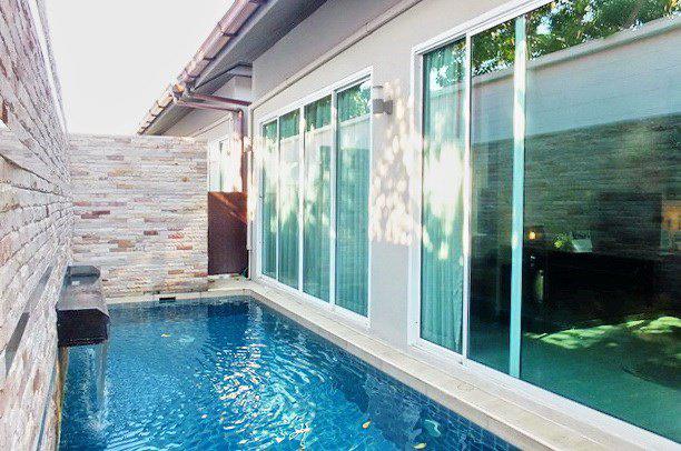 Villa with pool for sale with Chanote Title  Pattaya 5