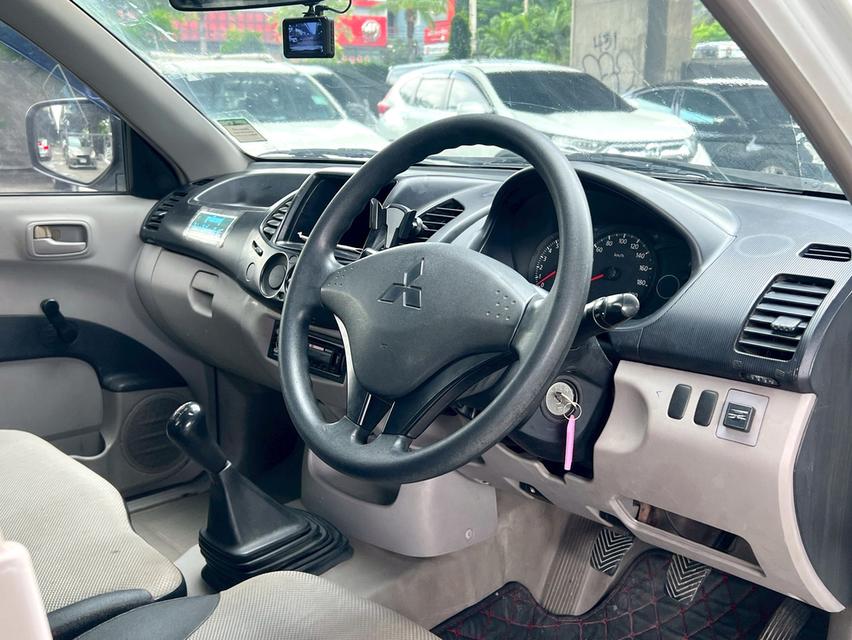 ขายรถ Mitsubishi Triton 2.4 หัวเดียว ปี 2014 สีขาว เกียร์ธรรมดา รูปที่ 9