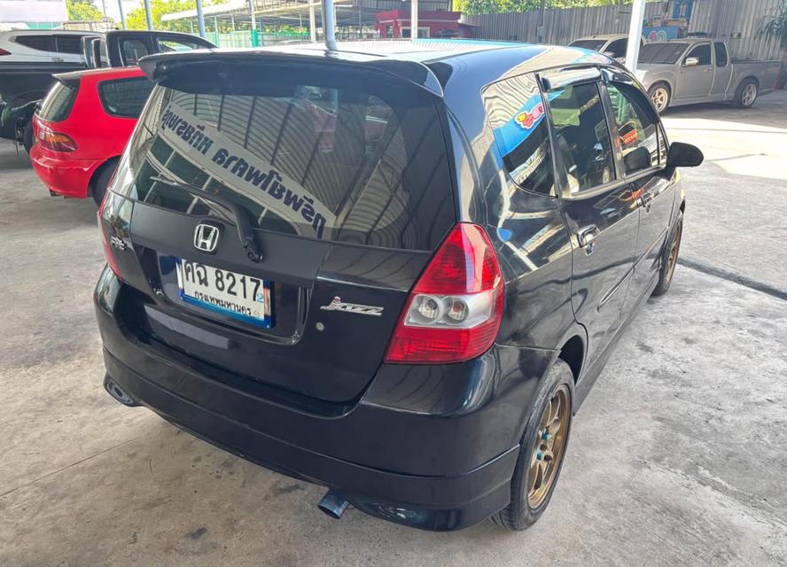 ขายด่วน Honda Jazz ปี 2004  3