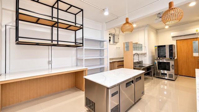 เซ้งอุปกรณ์เบอร์เกอรี่ พร้อมร้านตกแต่งสวยงาม พร้อมดำเนินกิจการ ขายขาดทุน ลงทุนไป 2 ลบ แต่ขายเพียงหลักแสน 2