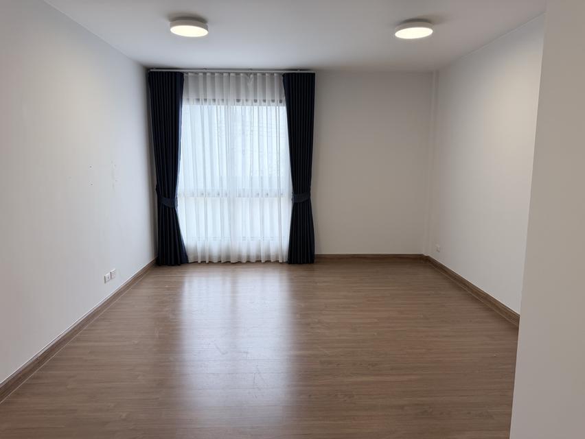 อาคารพาณิชย์ โฮมออฟฟิศ 3 ชั้น District รามอินทรา-จตุโชติ 15