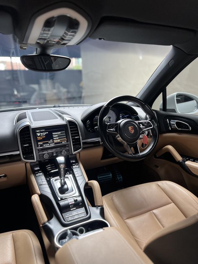 Porsche Cayenne 3.0 S E-Hybird 6