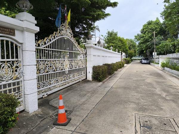ขายด่วนบ้านพร้อมที่ดินผืนใหญ่ใจกลางเมืองปากน้ำ ใกล้ BTS เพียง 290 เมตร 8