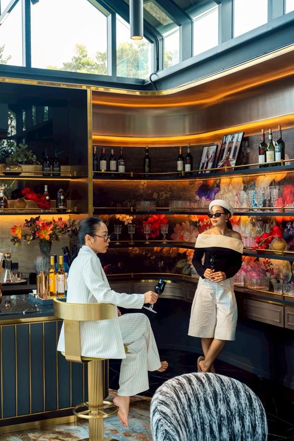 ขาย VIVE Krungthep Kreetha บ้านเดี่ยว 3 ชั้น พร้อมลิฟต์ส่วนตัว 4 ห้องนอน 6 ห้องน้ำ ราคาพิเศษ โทร 0818119186 8