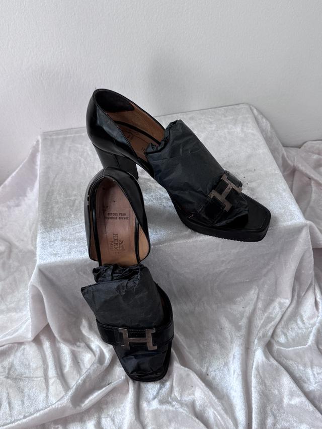 รองเท้าส้นสูง สีดำ อะไหล่ทอง HERMES ขนาด 36.5 รูปที่ 2