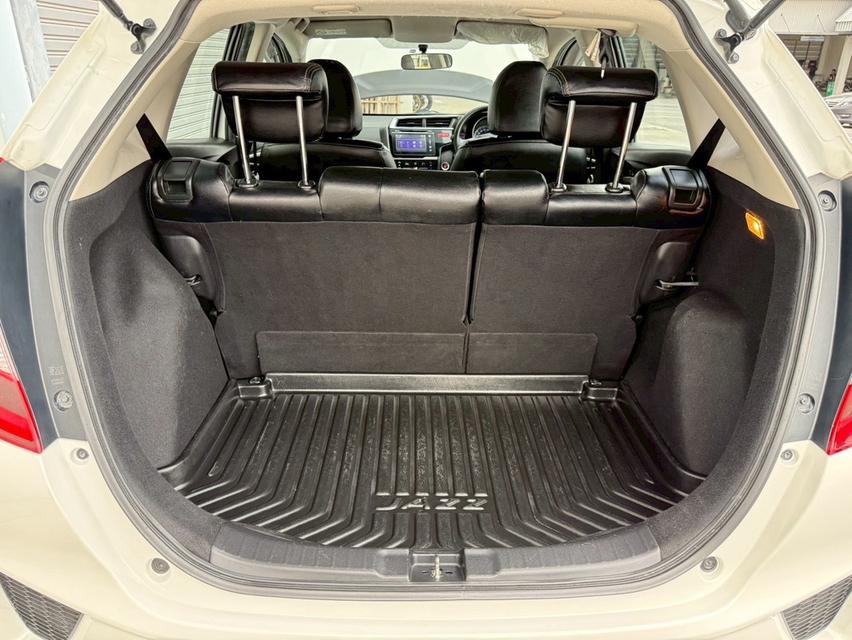 HONDA JAZZ 1.5V+ i-VTEC 2016 สีขาว 14