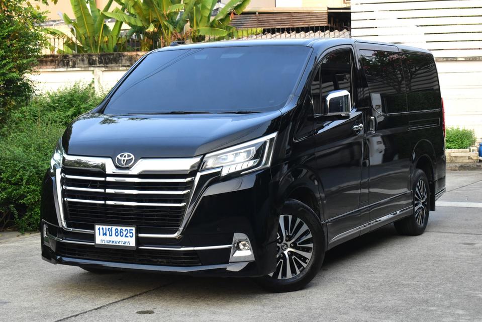 TOYOTA MAJESTY 2.8 Standard 6AT  ปี2020 สีดำ ออโต้ ดีเซล ไมล์ 7x,xxx km