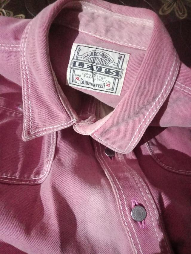 Vintage Levis Shirt Mens Pink  Denim Metal Button 90sเสื้อยีนส์ levis pink Size XL รอบอก22ความยาว28สภาพใหม่ไม่มีตำหนิ 4