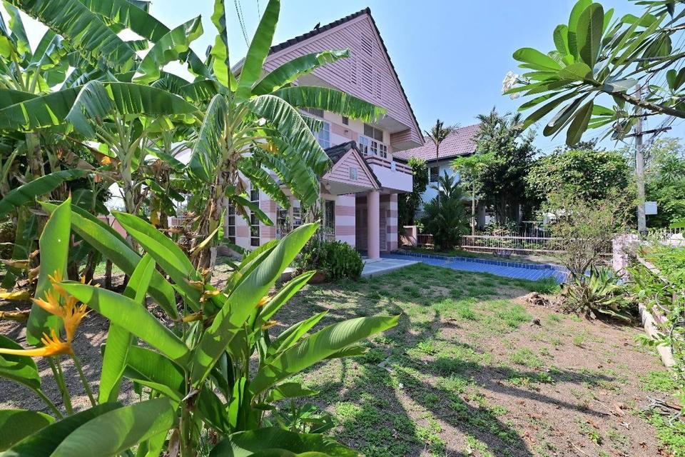 ให้เช่าบ้านเดี่ยว 3 นอน 2 น้ำ พื้นที่ 80 ตรว ใกล้ MRTน้อมเกล้า โรงเรียนเตรียมอุดม เฟอร์ครบ จอดรถ 2 คัน! บ้านหลังใหญ่ บรรยากาศดี เหมาะพักอาศัย 2