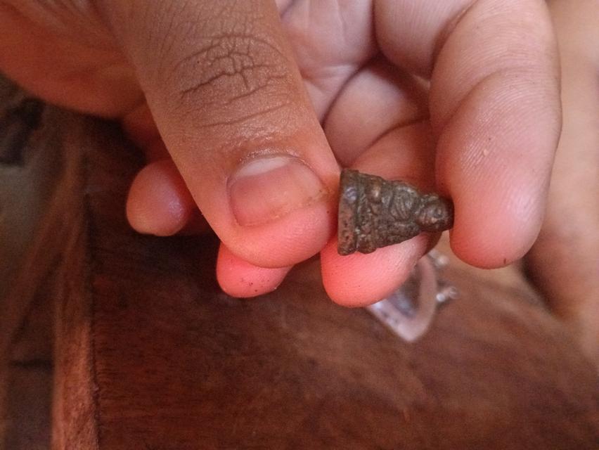 หลวงพ่อเงิน ปืนแตก ราคา5000