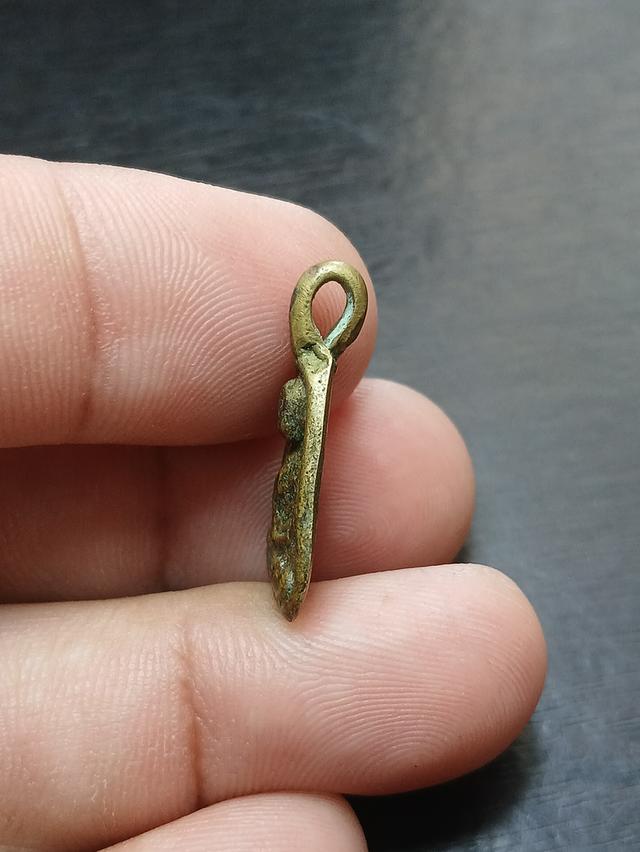 หลวงพ่อเงินพิมพ์จอบเล็ก รูปที่ 3