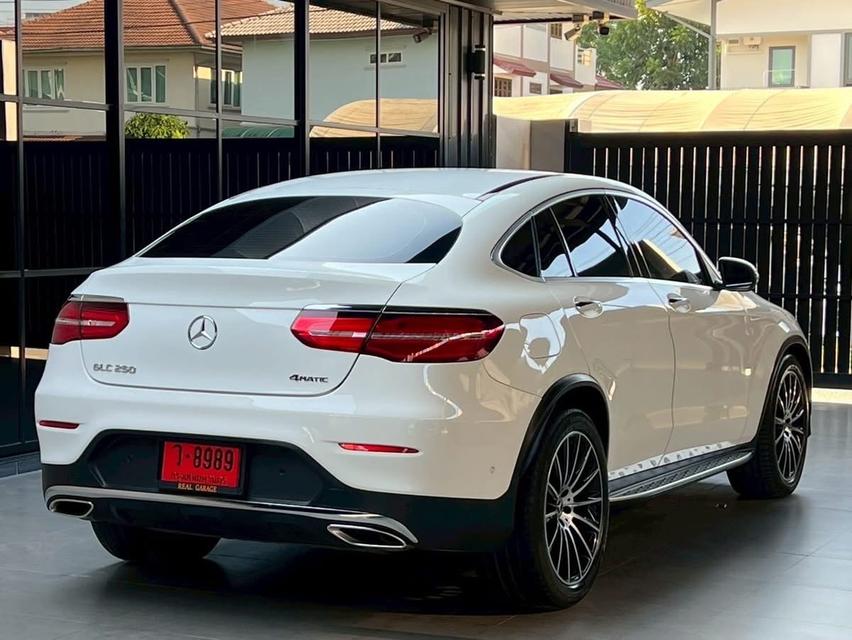 BenzGLC250 AMG Coupe 3