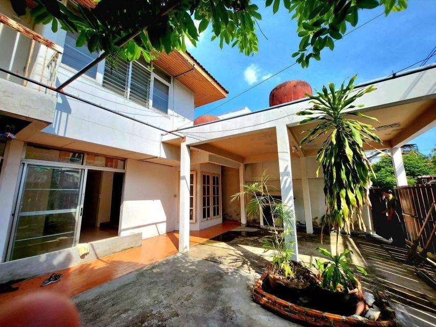 House for rent no furnished 1 years up at Sukhumvit 93  3